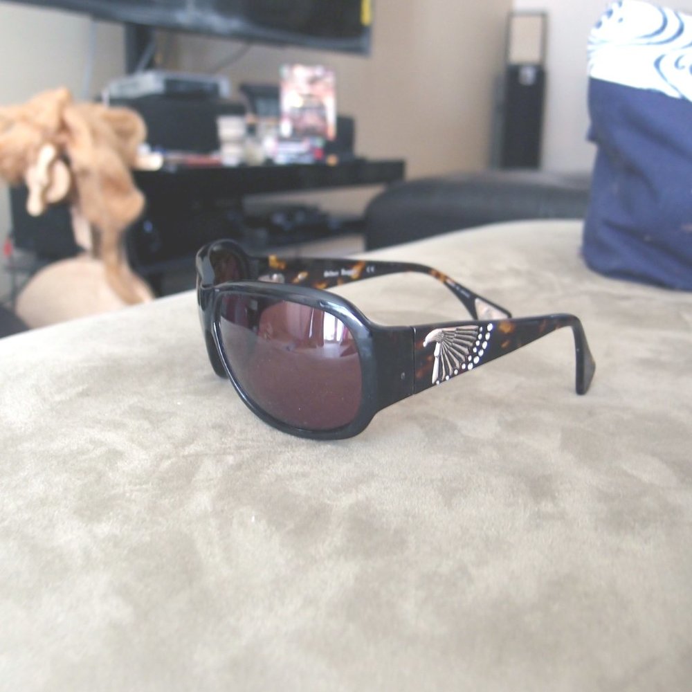 silver dagger FLAY sunglasses- very unique